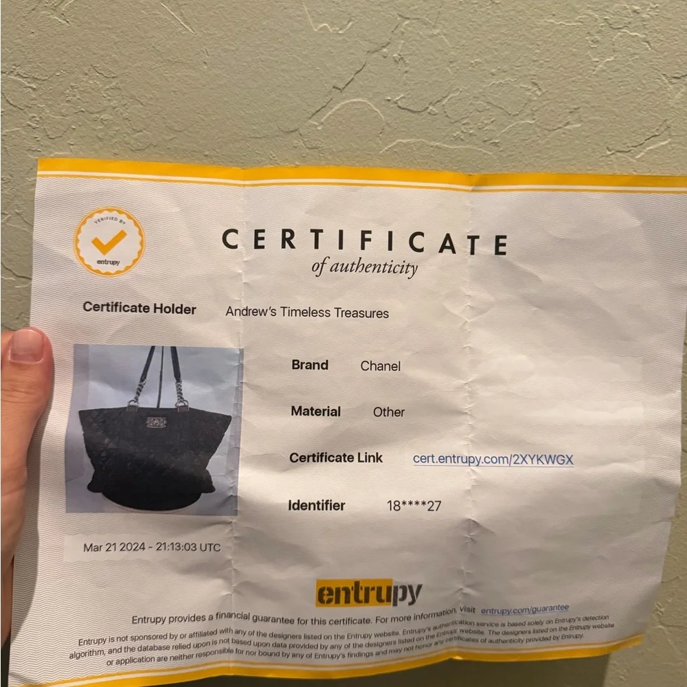 CHANEL le boy Tote - Picture 8 of 9